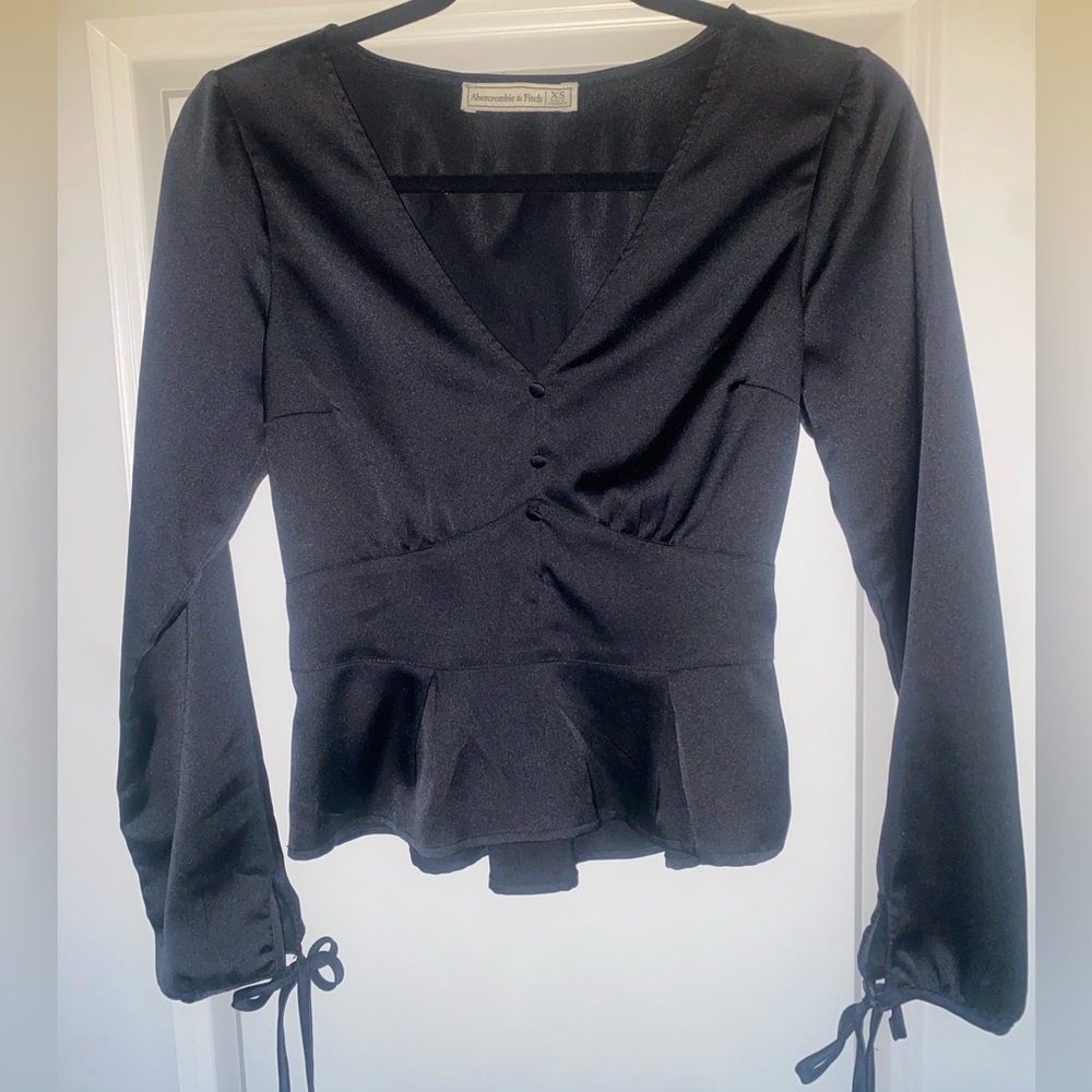 Great Condition, Abercrombie & Fitch XS Black Satin Like Blouse